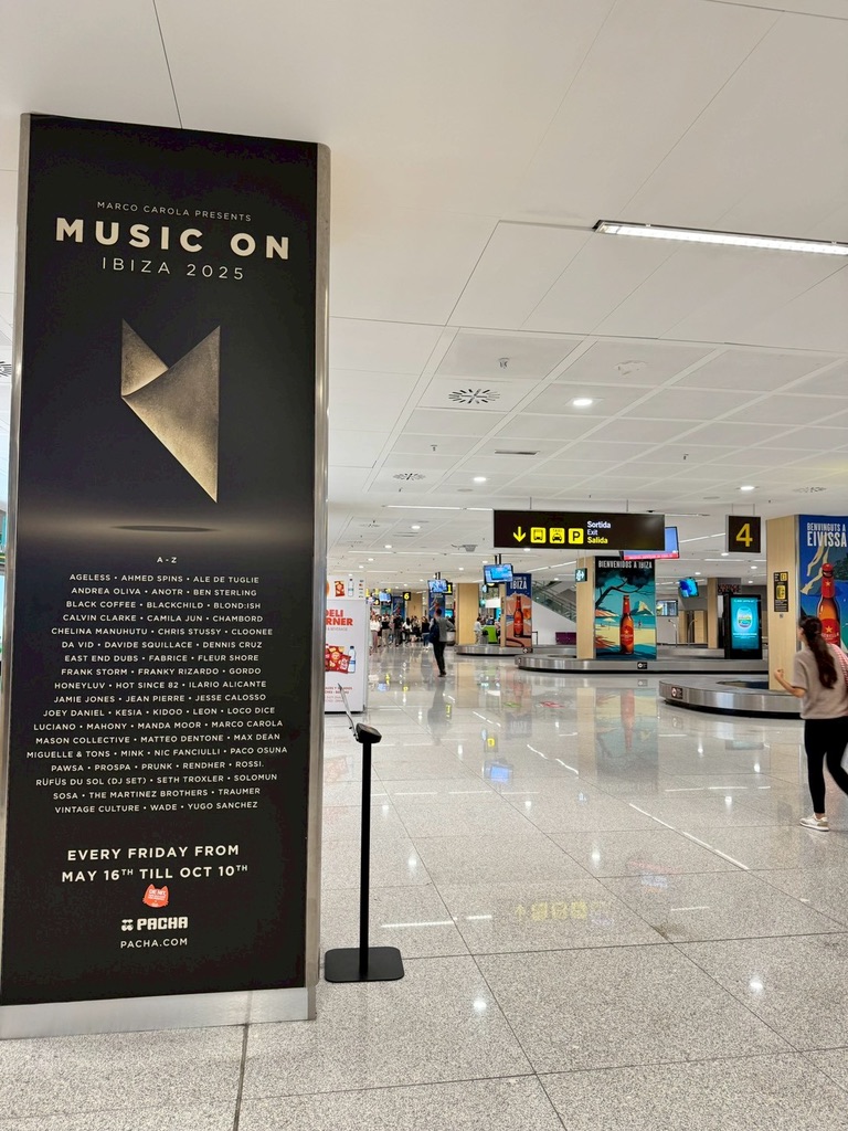 イビサ空港で見かけたMusic On Ibiza 2025の広告